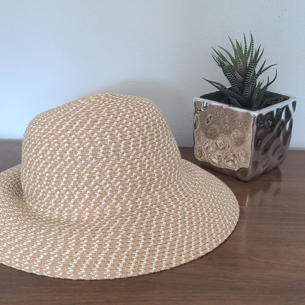 Women's Gold and White Summer Brim Sun Hat